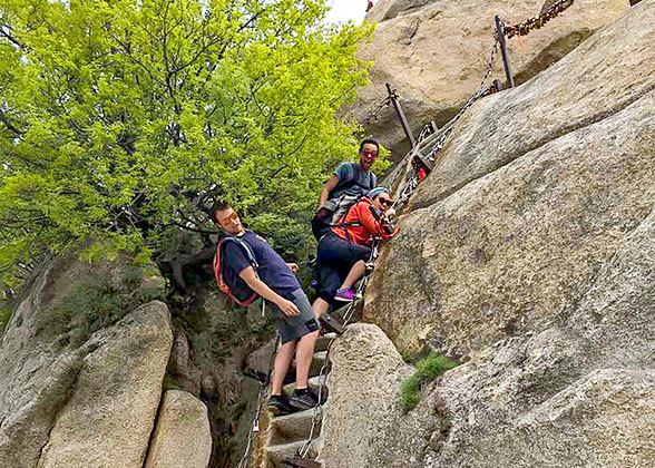 How Easy or Difficult it is to Climb the Steep Staircase of the Steepest  Mountain in HuaShan, China?