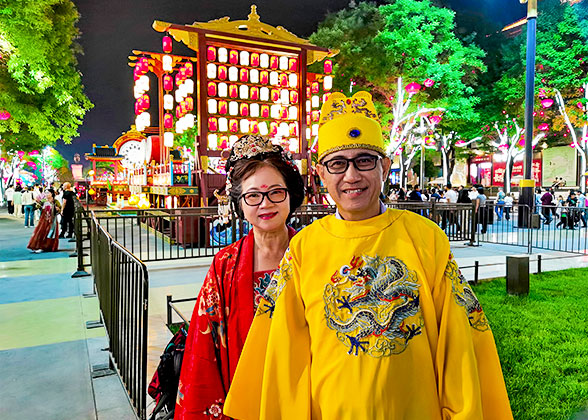 Wearing Chinese Hanfu at the Great Tang All Day Mall