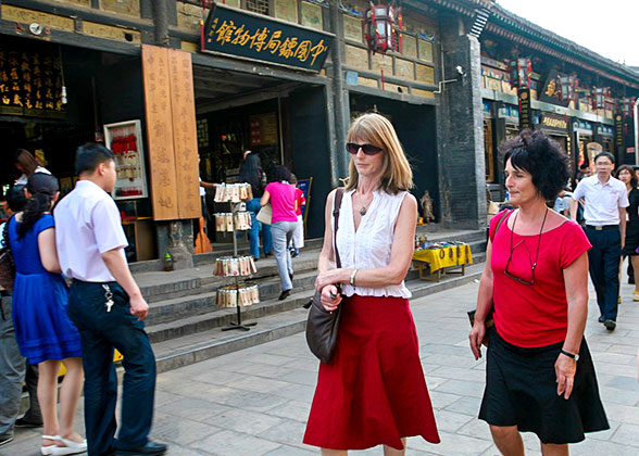 Visit the Ming and Qing Dynasties Street