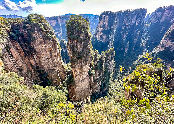 2 Days to Zhangjiajie Forest Park, Bailong Elevator, Avatar Mountain, Tianzi Mountain, Glass Bridge, and Tianmen Mountain