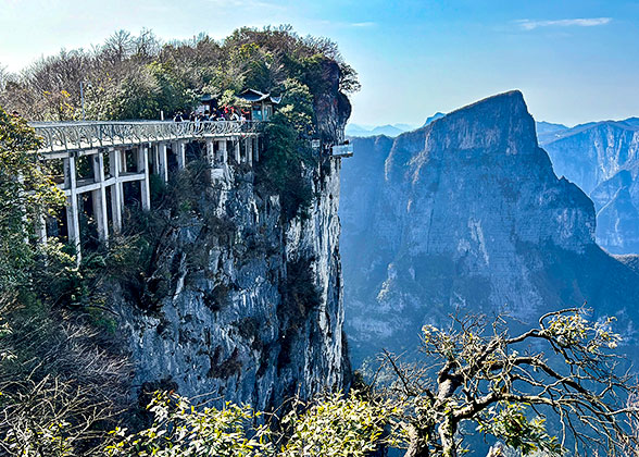 2 Days to Zhangjiajie Forest Park, Bailong Elevator, Avatar Mountain, Tianzi Mountain, Glass Bridge, and Tianmen Mountain