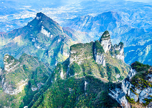 2 Days to Zhangjiajie Forest Park, Bailong Elevator, Avatar Mountain, Tianzi Mountain, Glass Bridge, and Tianmen Mountain