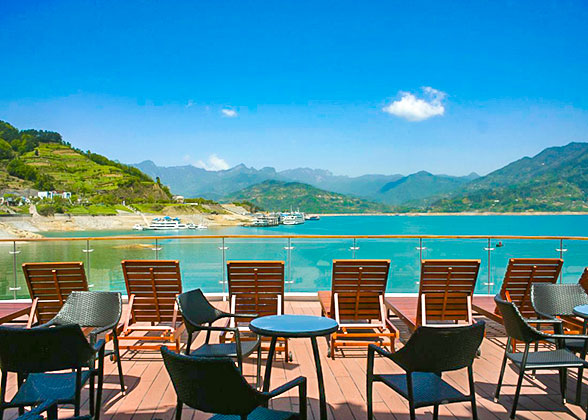 Yangtze Cruise Ship