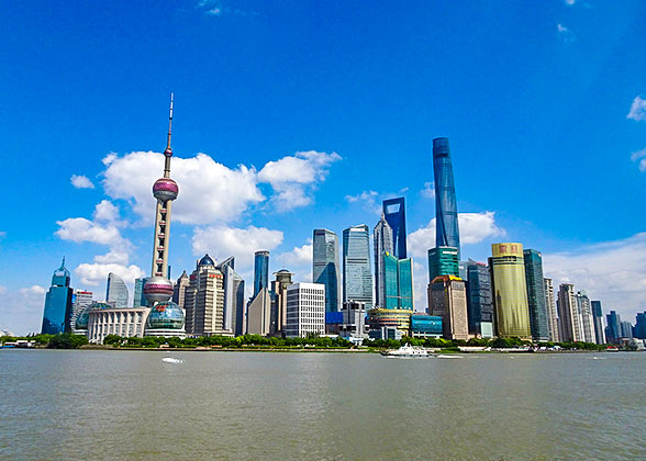 Stunning Skyscrapers Seen from the Bund