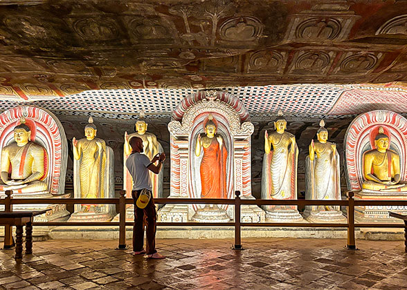 Dambulla Cave Temple