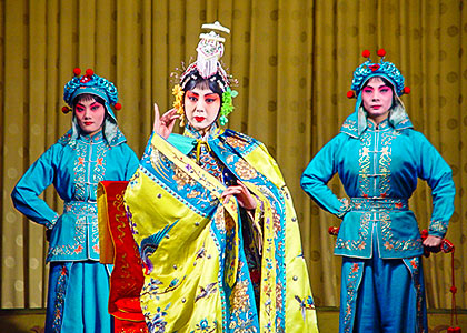 Peking Oprea