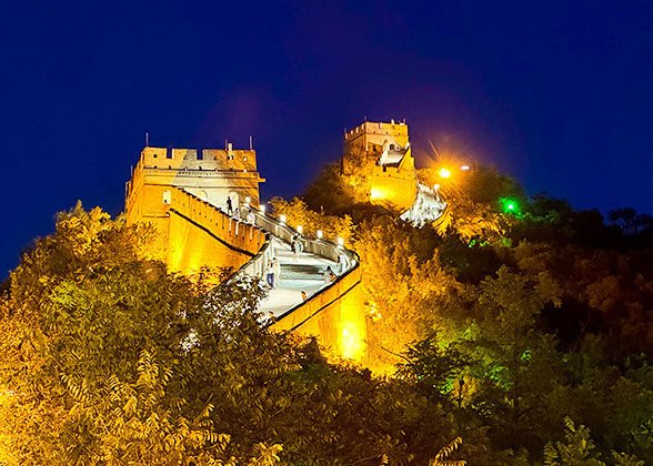 Night View of Mutianyu Great Wall