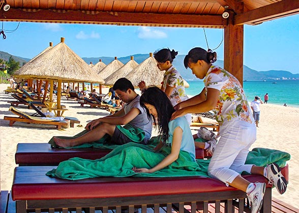 Enjoy a Professional Thai Massage Enjoy a Professional Thai Massage