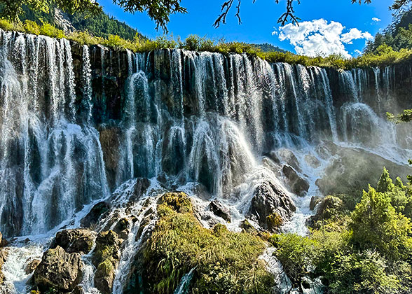 Nuorilang Falls