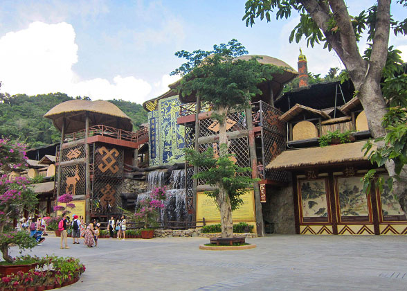 Binglanggu Li and Miao Cultural Heritage Park