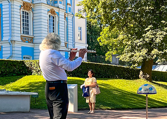Local Performer in St. Petersburg