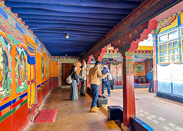 Admire Exquisite Murals at Sera Monastery