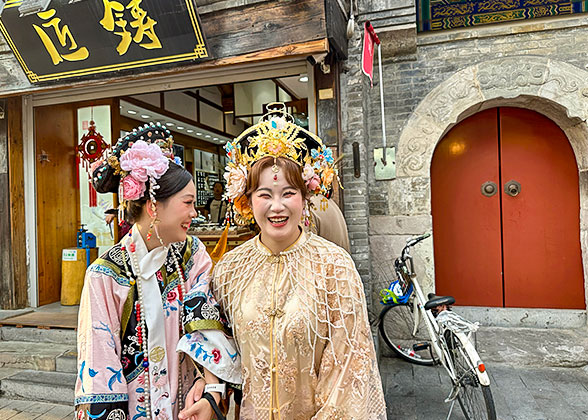 Local People at Tobacco Pipe Lane