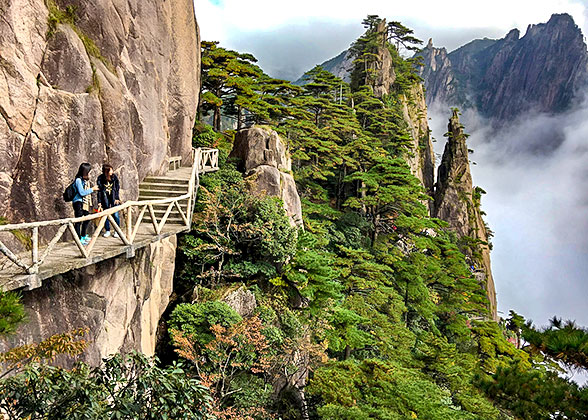 Huangshan Tours: Best Vacation Packages to Yellow Mountain & Old Towns