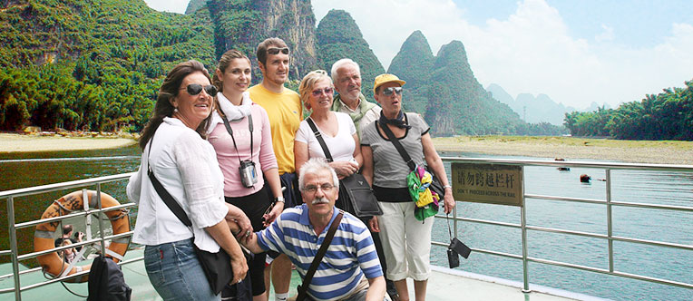 Enjoy the Li River cruise tour to Yangshuo