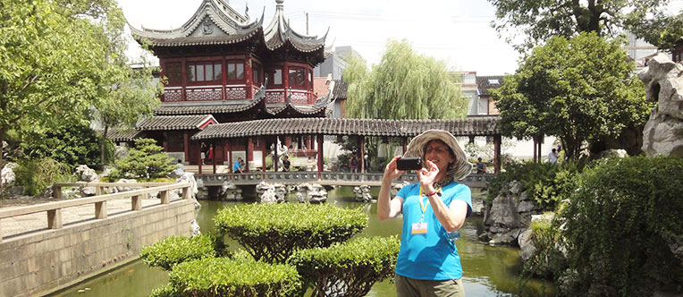 Visit the picturesque Yu Garden