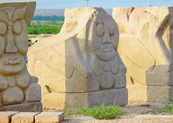 Statues of Hercules in Western Xia Imperial Tombs