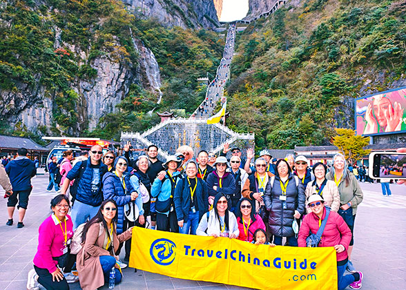 Tourists in Tianmen Mountain, Zhangjiajie