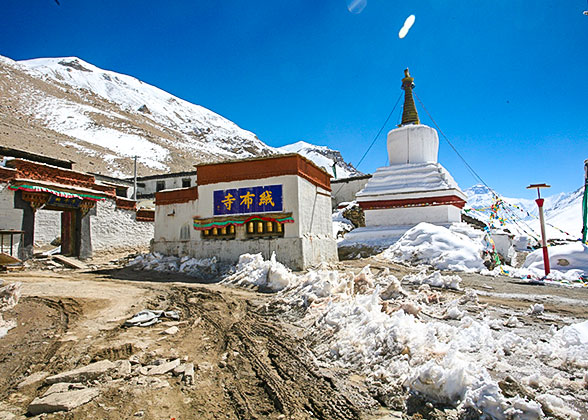 Rongbuk Monastery, Dingri