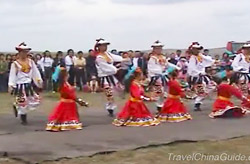 Mongolian Dance at Gegentala Grassland
