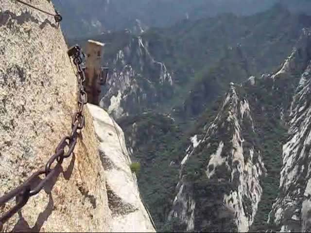 Huashan Plank Path 