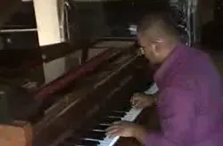Chinese song (the moon represent my heart )