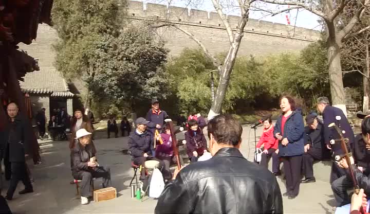 Locals Singing China Opera of Shaanxi at Xian City Wall Park - 1