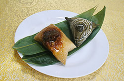 Zongzi (Glutinous Rice Dumpling)