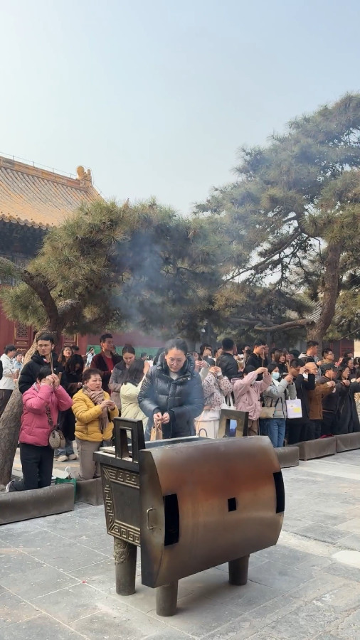 Worshippers at Lama Temple