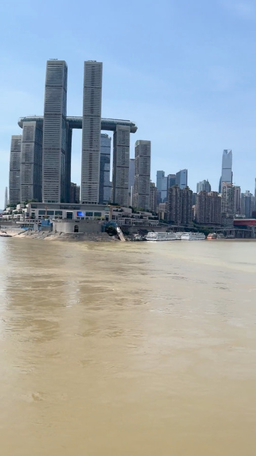 The Confluence of Yangtze River and Jialing River, Chongqing