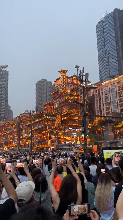 Hongya Cave’s Illuminations, Chongqing 