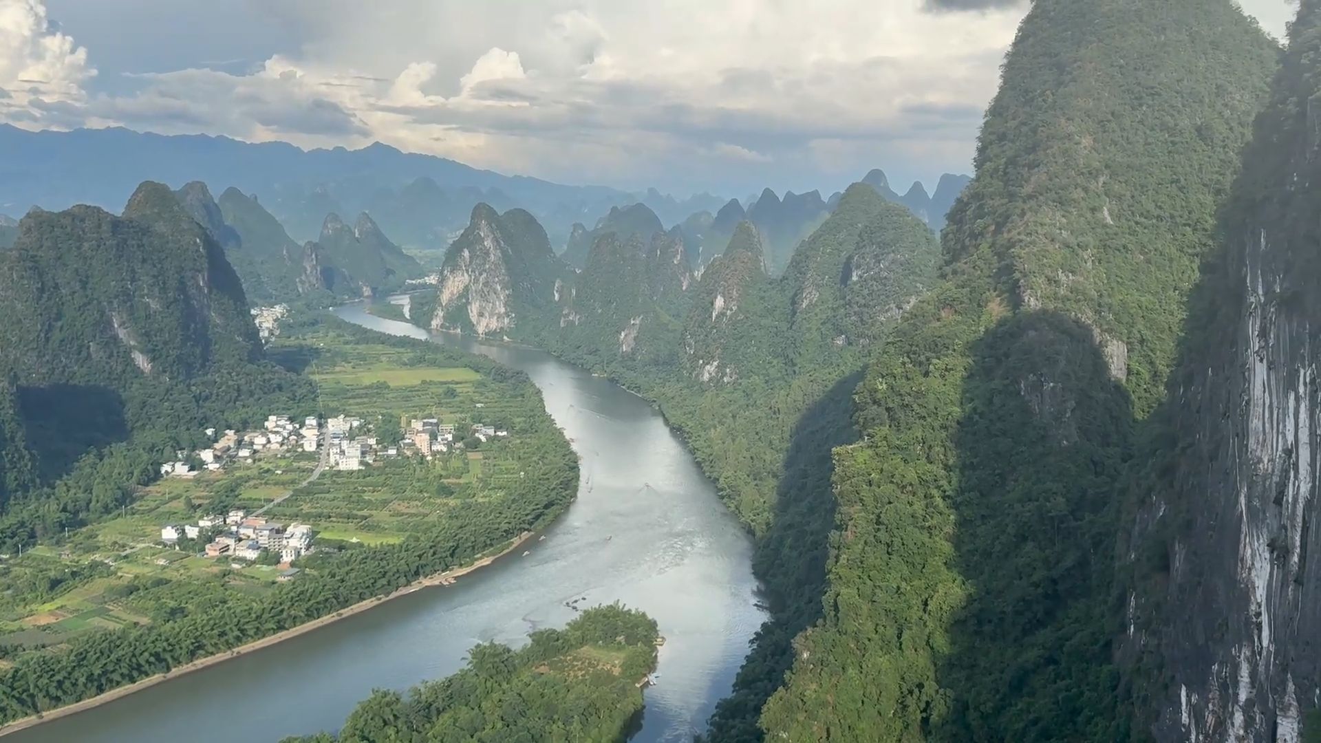 Xianggong Hill & Li River