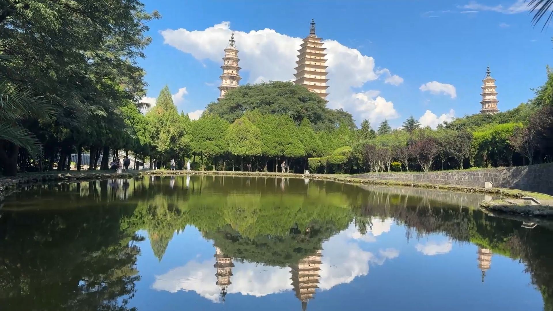 Three Pagodas, Dali