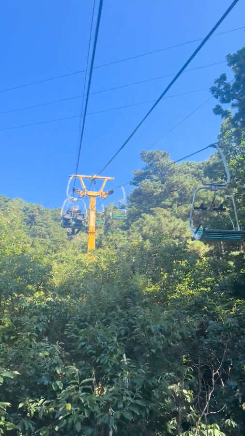 Chairlift Ascending, Mutianyu Great Wall