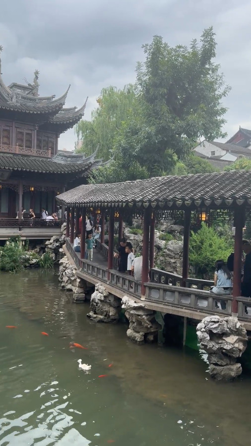 Hanbi Tower and Water Gallery in Yu Garden, Shanghai