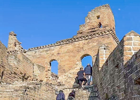 Get Close to Jinshanling Great Wall