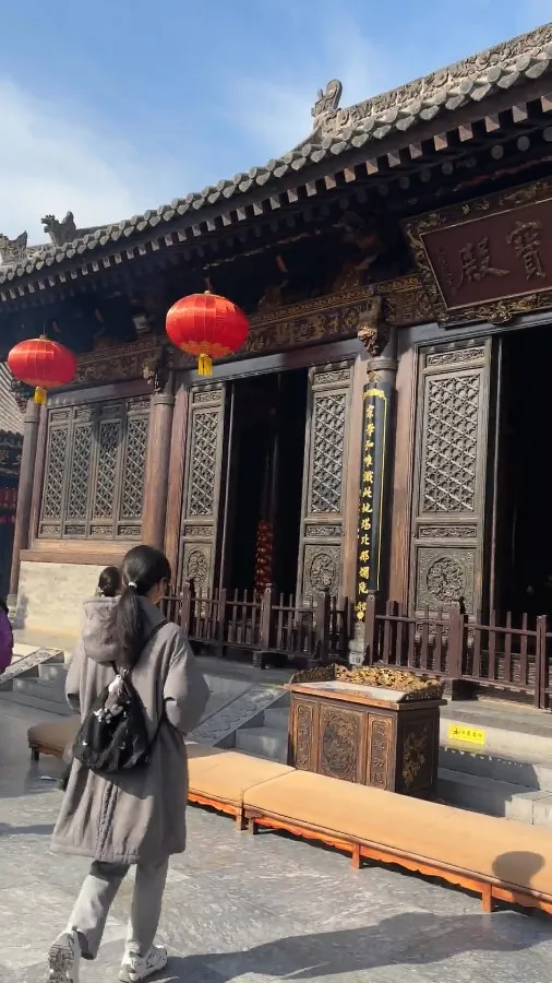 The Main Shrine Hall of Daci'en Temple