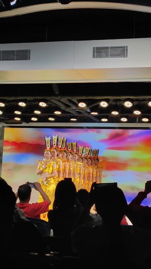 Thousand-Hand Kwan-yin on Yangtze River Cruise Ship