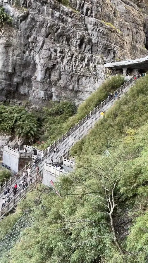 999 Steps to Tianmen Cave, Tianmen Mountain