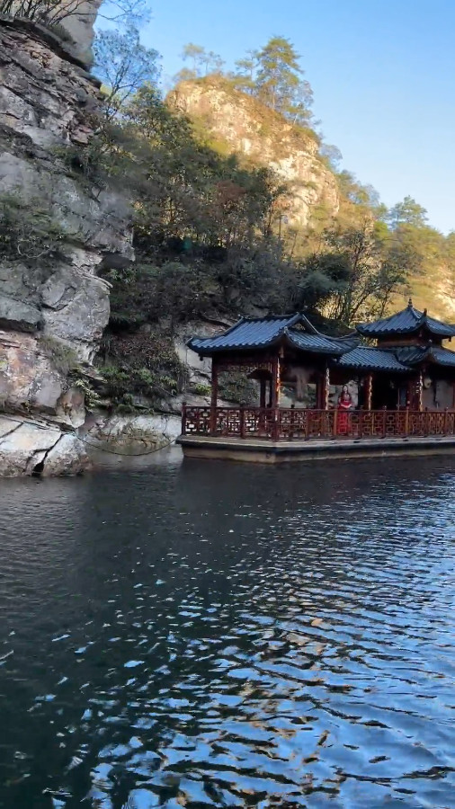 Sightseeing Boat on Baofeng Lake, Zhangjiajie