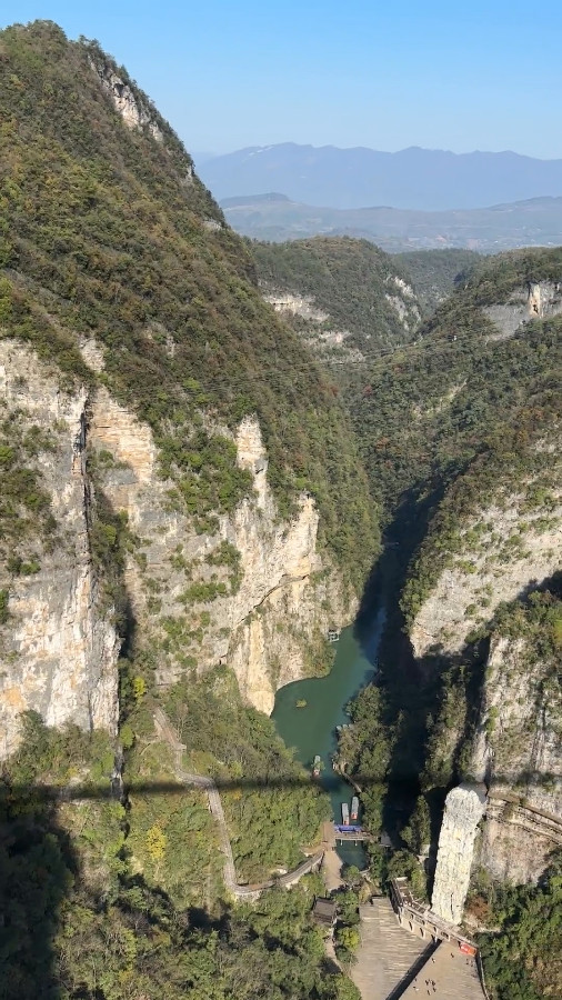 Have a Panoramic View of Zhangjiajie Grand Canyon on the Glass Bridge